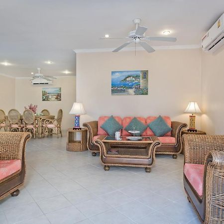 Butterfly Garden Boutique Residences: Luxury Beachside Lifestyle Apartments Pattaya Exterior photo